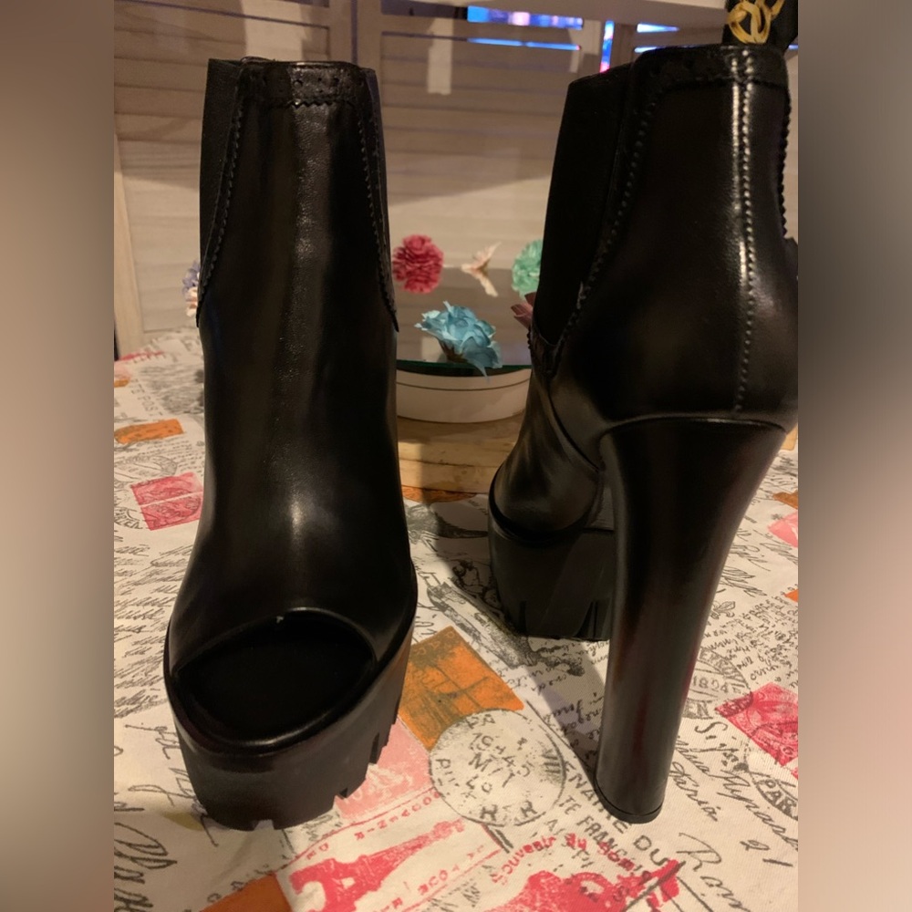 Eucversace Versus Platform Boots. - image 6